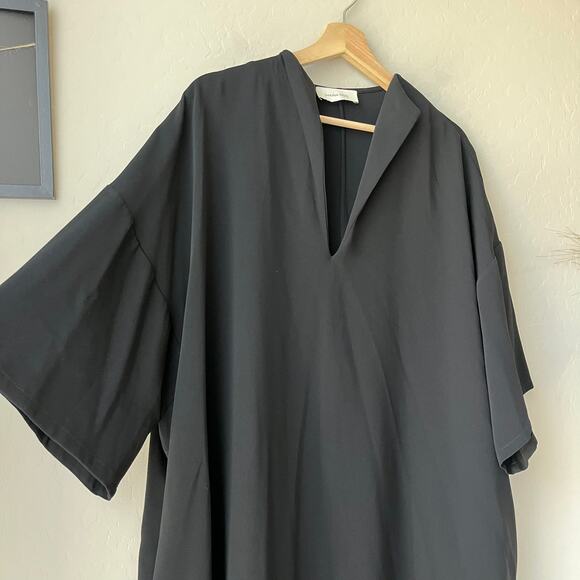 Shaina Mote Dress Black Short Sleeve Split Neck Relaxed Shift Midi Dress OS - Picture 2 of 7